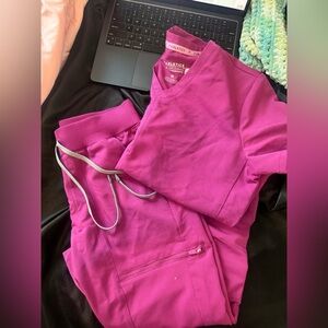 Fabletics Scrub Set